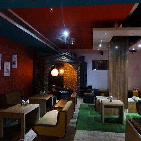 Hotel Rajdhani Regency Γουβαχάτι Εξωτερικό φωτογραφία