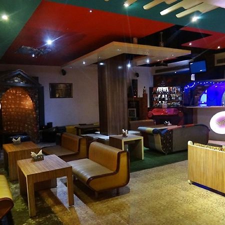 Hotel Rajdhani Regency Γουβαχάτι Εξωτερικό φωτογραφία