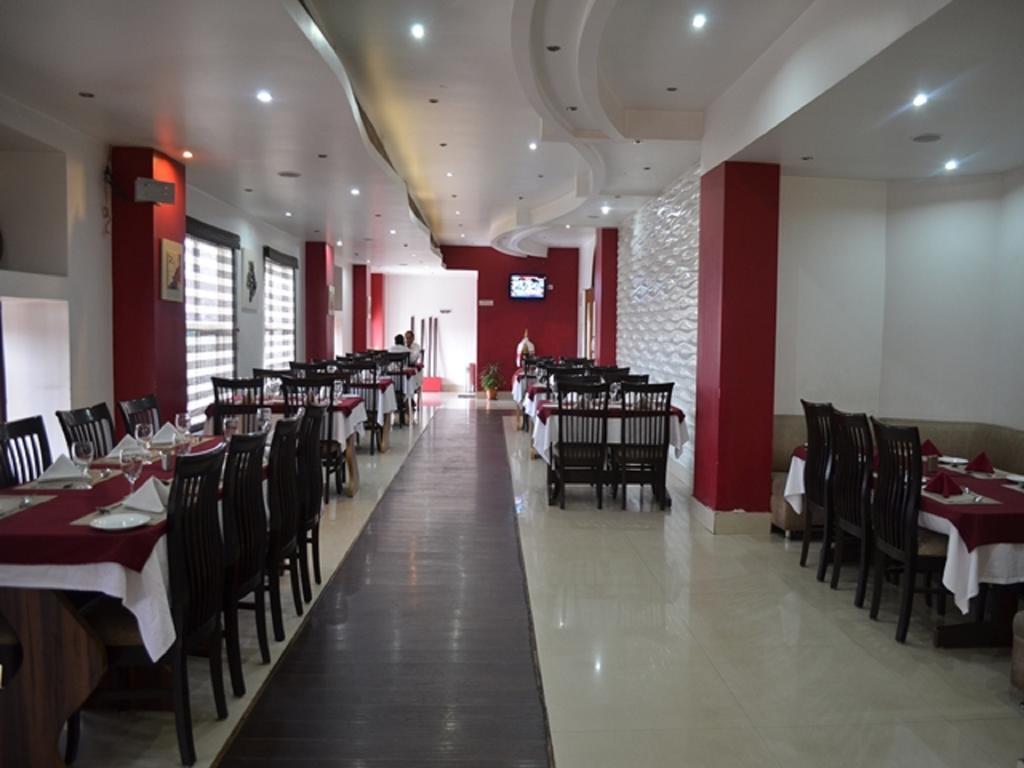 Hotel Rajdhani Regency Γουβαχάτι Εξωτερικό φωτογραφία