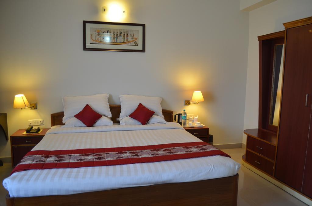 Hotel Rajdhani Regency Γουβαχάτι Δωμάτιο φωτογραφία