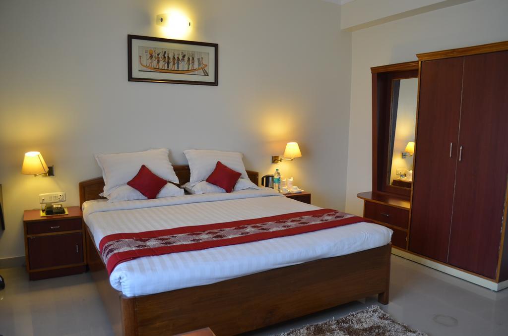 Hotel Rajdhani Regency Γουβαχάτι Δωμάτιο φωτογραφία